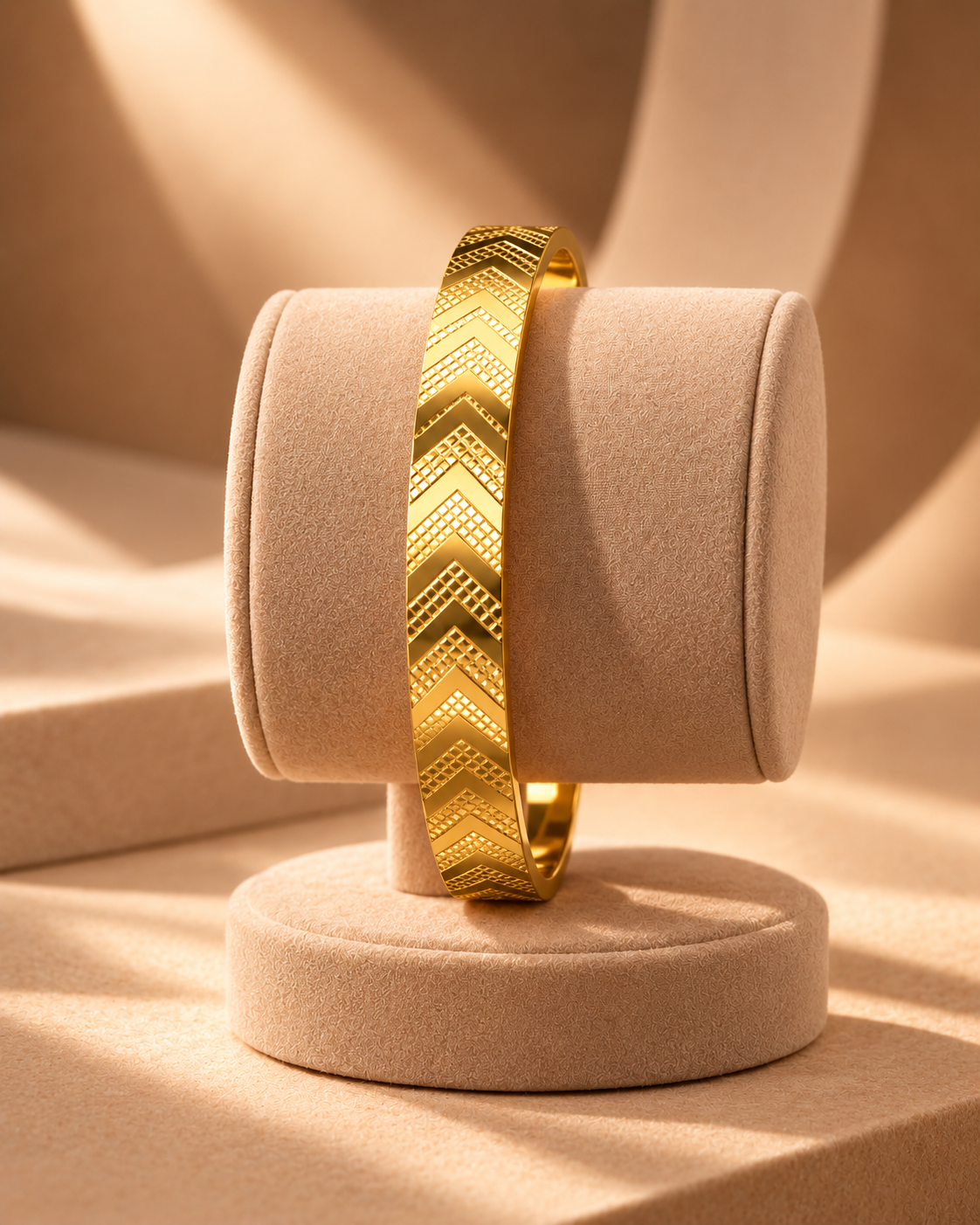 Golden Chevron Pattern Men’s Bracelet