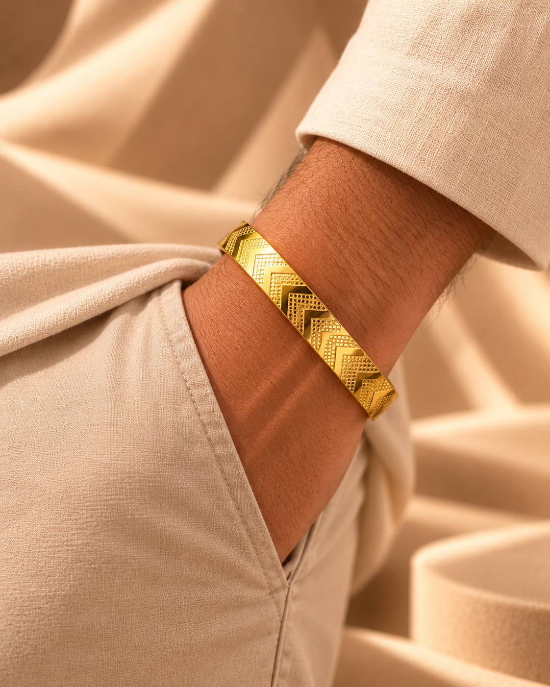 Golden Chevron Pattern Men’s Bracelet