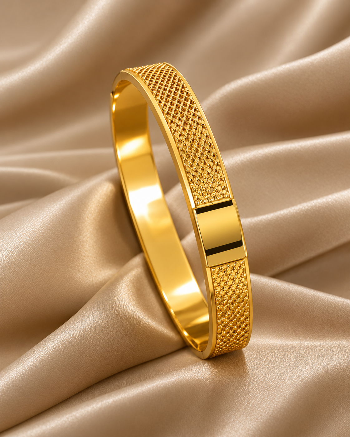 Golden Mesh Luxe Men’s Bracelet