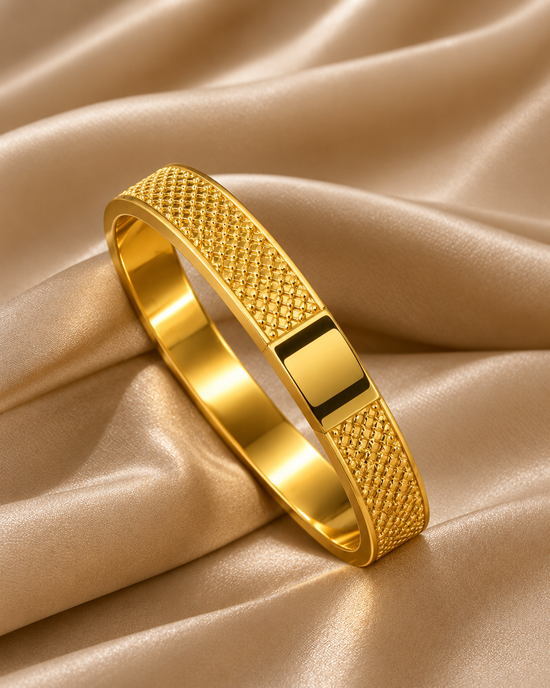 Golden Mesh Luxe Men’s Bracelet