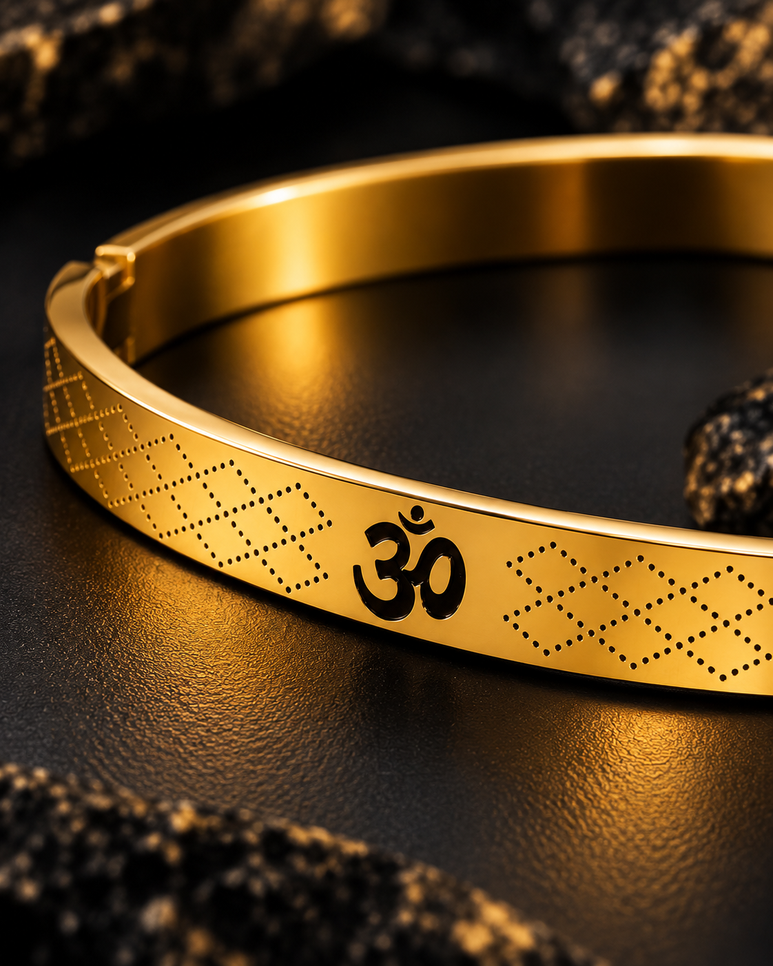 Premium Gold Om Symbol Men's Kada with Diamond-Pattern Engraving